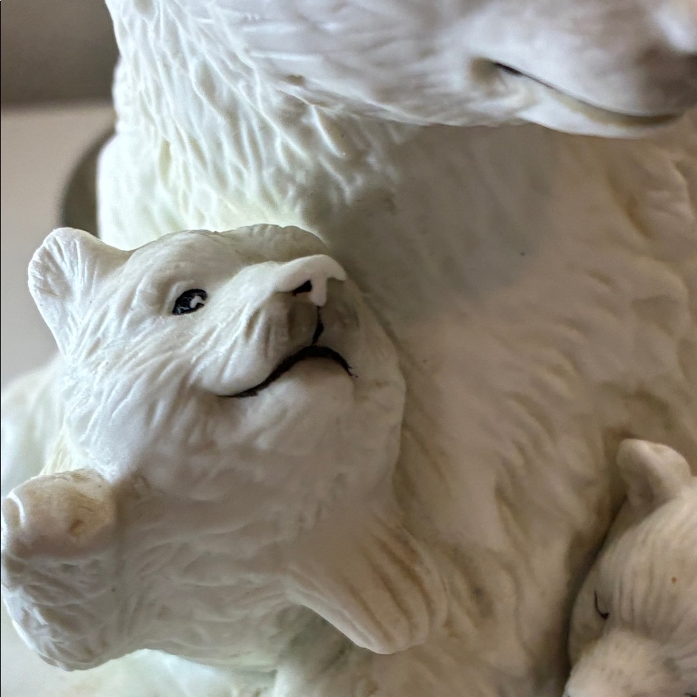 Polar Bear & Cubs Ceramic Family Figurine - Picture 4 of 8